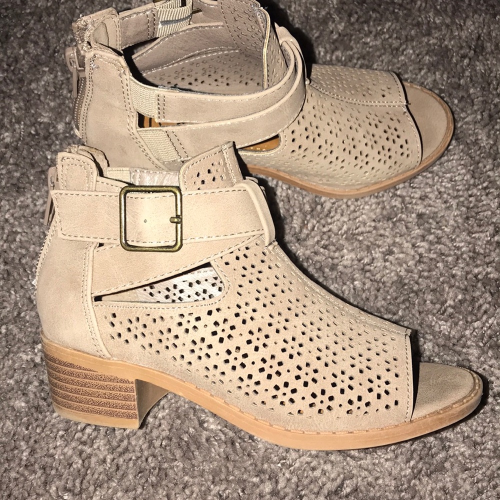 🤩LIL BOOTIES